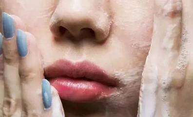 面膜撕開(kāi)直接往臉上貼？小心浪費(fèi)！掌握正確步驟，效果加倍