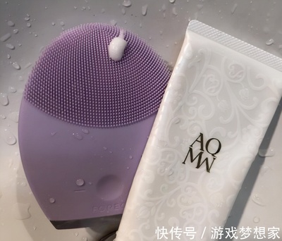 溫和煥膚，水潤(rùn)新生 兼具補(bǔ)水與去角質(zhì)的洗面奶及面膜推薦